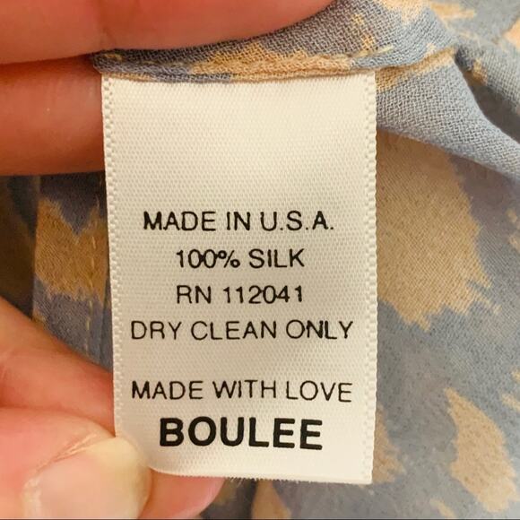 Boulee Womens blue animal Silk print cold shoulder blouse size 2 - Picture 9 of 9